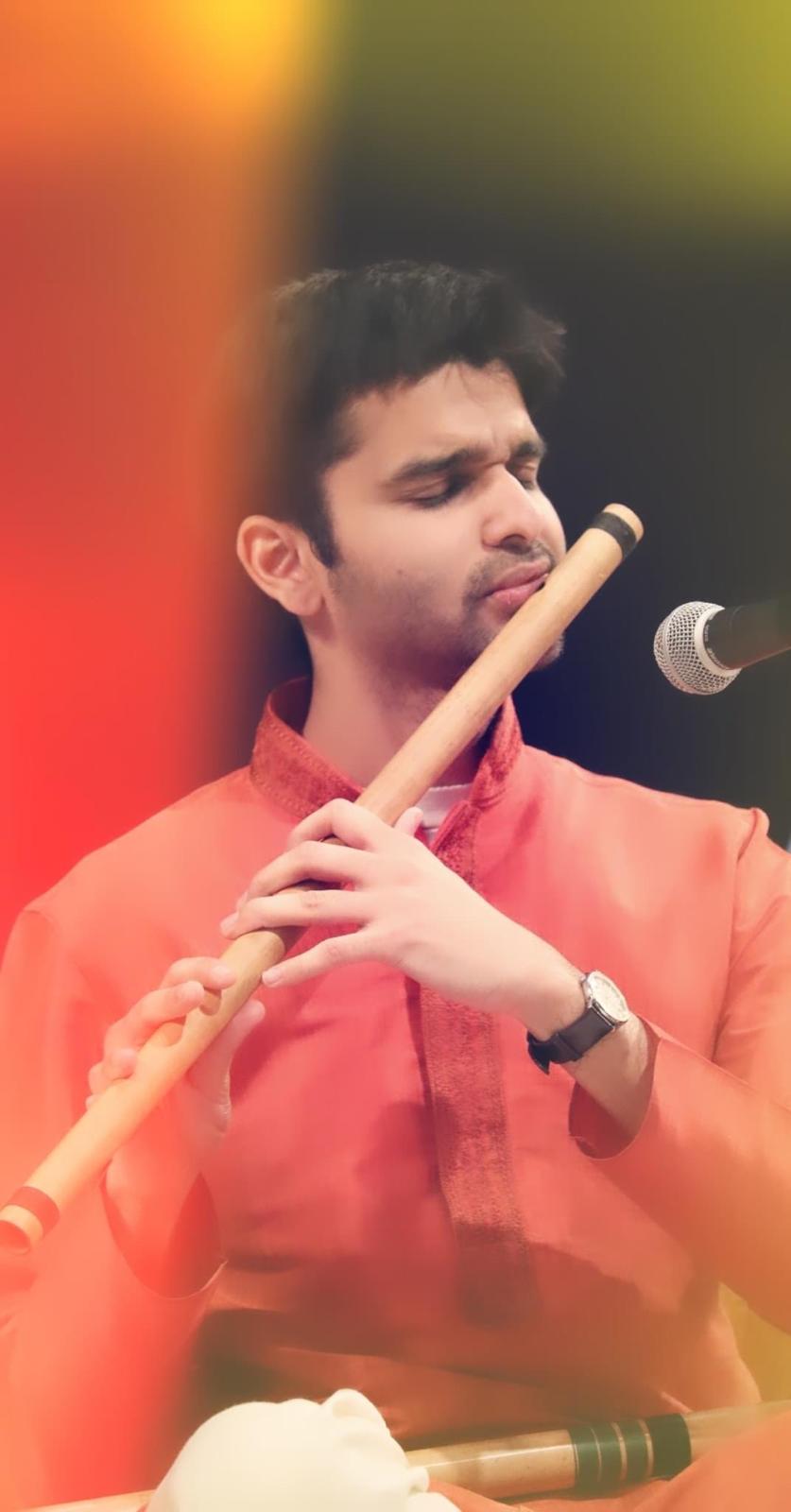 Arjun Bharadwaj playing bansuri